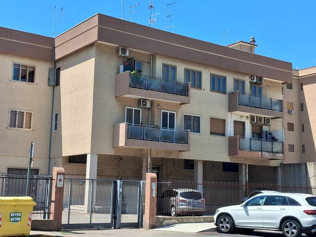 Facciata - Three-room apartment via Lago d'Arvo, 18, Taranto - photo 3