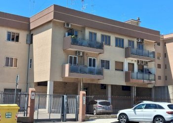 Facciata - Three-room apartment via Lago d'Arvo, 18, Taranto - photo 3