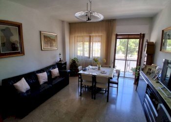 Salone - Three-room apartment via Lago d'Arvo, 18, Taranto - photo 7