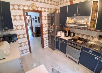 Cucina - Three-room apartment via Lago d'Arvo, 18, Taranto - photo 9