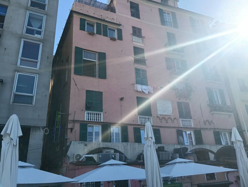 Facciata - Appartamento via San Luca, 4, Genova (zona Centro Storico) - foto 2