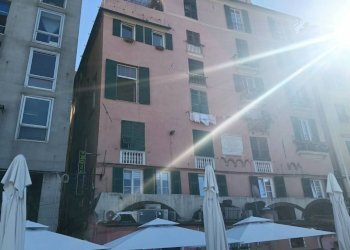 Facciata - Appartamento via San Luca, 4, Genova (zona Centro Storico) - foto 2