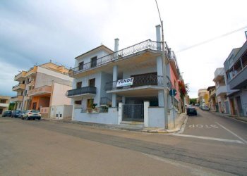 Zona - Casa indipendente via Donato Bramante, Matino - foto 9