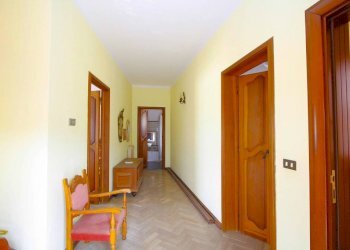 Corridoio - Casa indipendente via Donato Bramante, Matino - foto 18