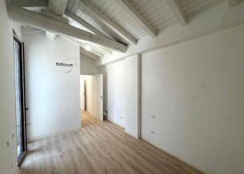 Camera da letto - Casa indipendente via Roma, 137, Mercallo - foto 6