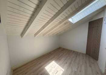Stanza non arredata - Casa indipendente via Roma, 137, Mercallo - foto 14
