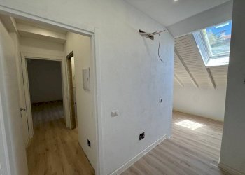 Corridoio - Casa indipendente via Roma, 137, Mercallo - foto 25