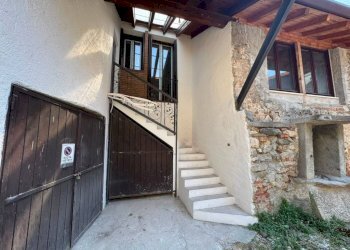 Facciata - Casa indipendente via Roma, 137, Mercallo - foto 33