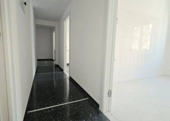 Corridoio - Bilocale via Pisa, 2, Genova (zona Albaro) - foto 4