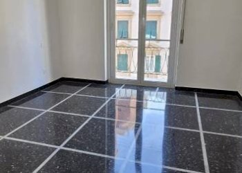 Camera da letto - Bilocale via Pisa, 2, Genova (zona Albaro) - foto 5