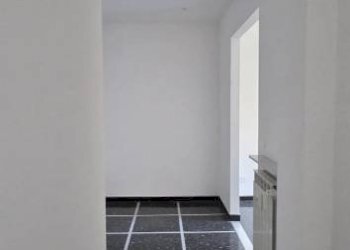 Corridoio - Two-room apartment via Pisa, 2, Genova (neighborhood Albaro) - photo 11