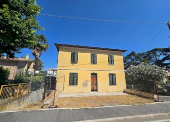 Foto 3 - Independent house Via Borgo Garibaldi
 
136, Deruta - photo 3