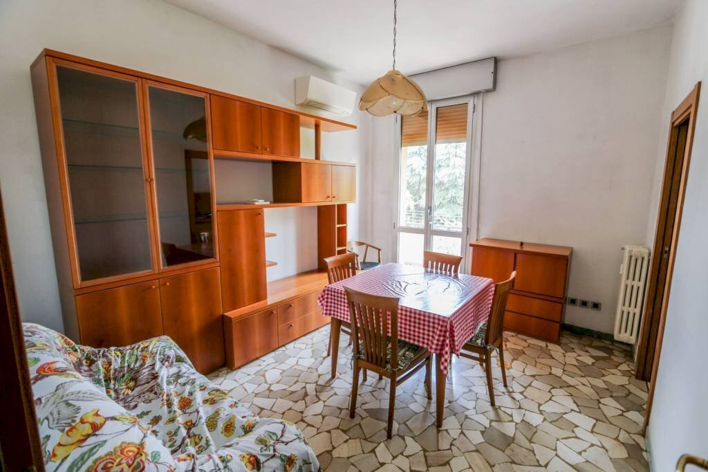 Sala da pranzo - Trilocale via della Pietra, 22, Bologna (zona Borgo Panigale) - foto 1