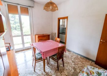 Sala da pranzo - Trilocale via della Pietra, 22, Bologna (zona Borgo Panigale) - foto 2