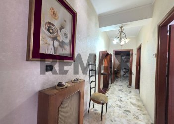 Hall / corridoio - Apartment Via Gugliemo Marconi
60, Cosenza - photo 6
