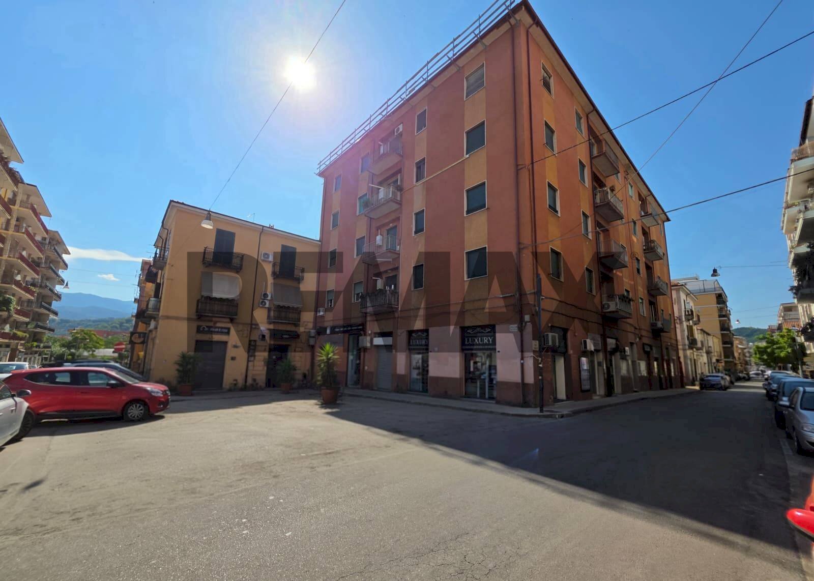 Edificio all\'aperto - Commercial Premises Piazza Ogaden
8, Cosenza - photo 2