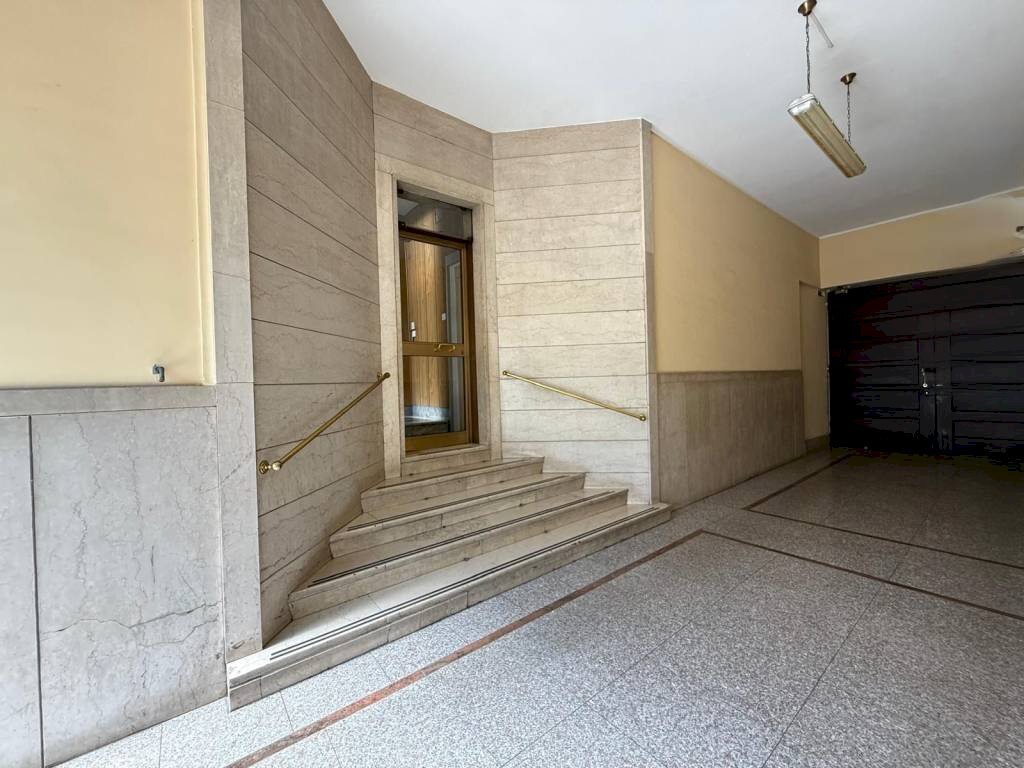 Interno palazzo - Four-room apartment via Arnaldo da Brescia, 39, Torino (neighborhood Lingotto) - photo 2