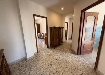 Corridoio - Four-room apartment via Arnaldo da Brescia, 39, Torino (neighborhood Lingotto) - photo 3