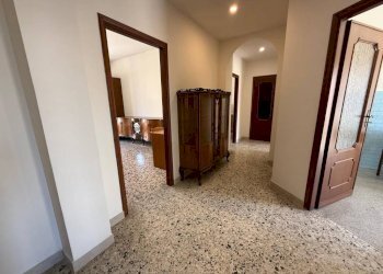Corridoio - Four-room apartment via Arnaldo da Brescia, 39, Torino (neighborhood Lingotto) - photo 4