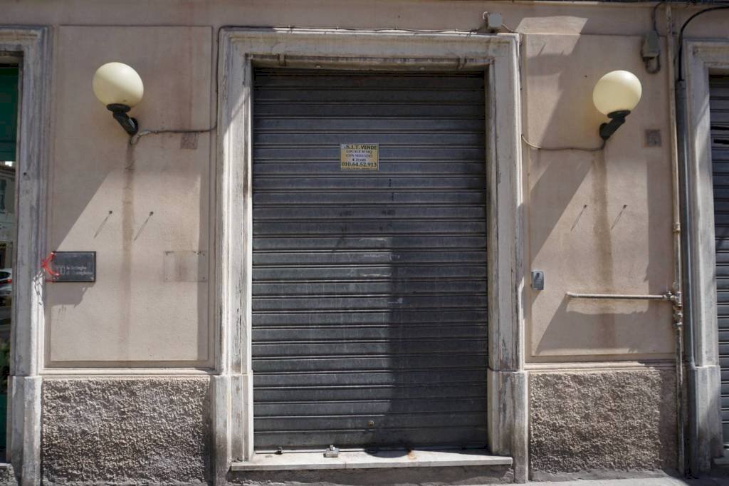 Ingresso - Shop piazza Claudio Monteverdi, Genova (neighborhood Cornigliano) - photo 2
