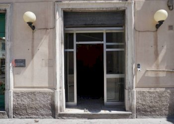 Ingresso - Negozio piazza Claudio Monteverdi, Genova (zona Cornigliano) - foto 1