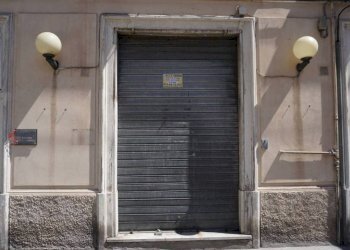 Ingresso - Negozio piazza Claudio Monteverdi, Genova (zona Cornigliano) - foto 2