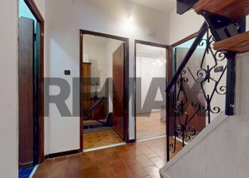Hall / corridoio - Appartamento via Conte Ernesto Lombardo
 
15, Campomorone - foto 24