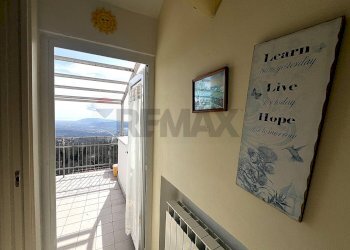 Hall / corridoio - Independent house Loc. Provvedasco
 
snc, Calice al Cornoviglio - photo 4