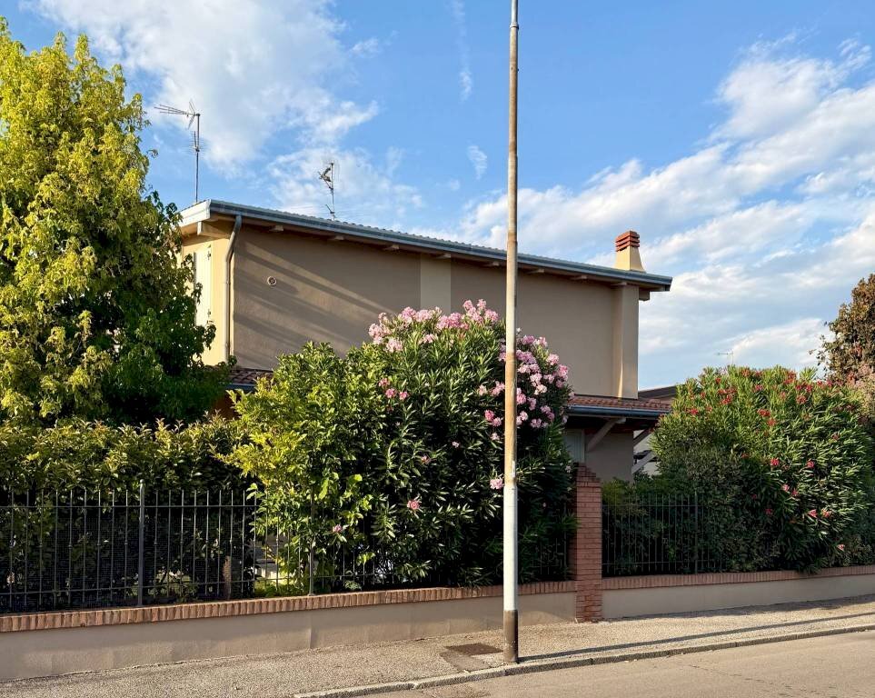 Facciata - Villa via Luigi Einaudi, Bagnolo Mella - photo 2