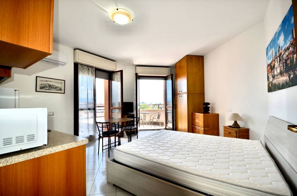 Camera da letto - Monolocale via San Tomaso de' Calvi, Bergamo (zona Canovine) - foto 1
