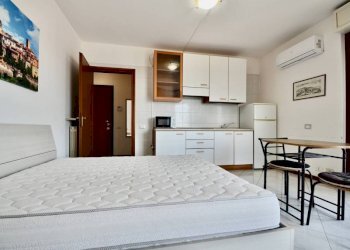 Camera da letto - One-room apartment via San Tomaso de' Calvi, Bergamo (neighborhood Canovine) - photo 3