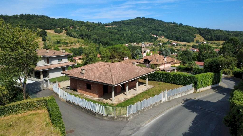 Facciata - Villa via Pramartino, 2, San Pietro Val Lemina - foto 1