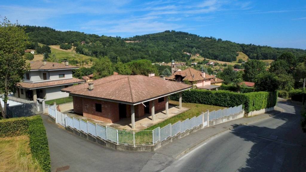 Facciata - Villa via Pramartino, 2, San Pietro Val Lemina - foto 2