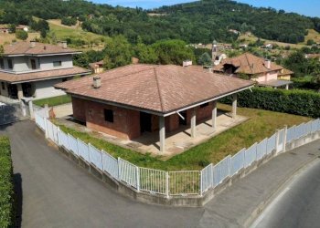 Facciata - Villa via Pramartino, 2, San Pietro Val Lemina - foto 3
