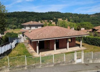 Facciata - Villa via Pramartino, 2, San Pietro Val Lemina - foto 5