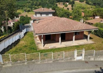 Facciata - Villa via Pramartino, 2, San Pietro Val Lemina - foto 6
