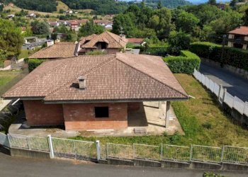 Facciata - Villa via Pramartino, 2, San Pietro Val Lemina - foto 11