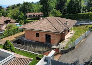 Facciata - Villa via Pramartino, 2, San Pietro Val Lemina - foto 12