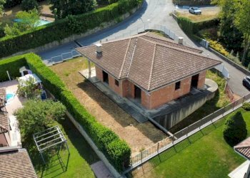 Facciata - Villa via Pramartino, 2, San Pietro Val Lemina - foto 15