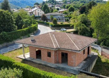 Facciata - Villa via Pramartino, 2, San Pietro Val Lemina - foto 18