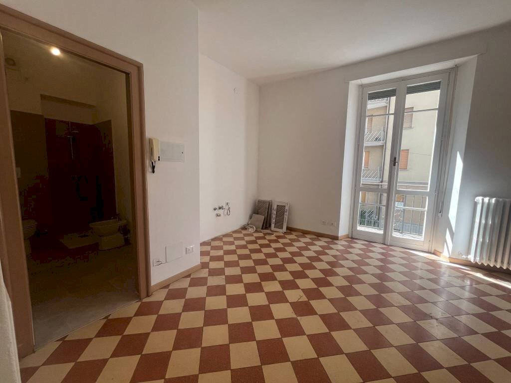 Stanza non arredata - One-room apartment via Enrico Toti, 9, Sondrio - photo 2