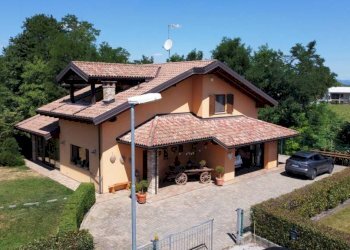Facciata - Villa via Monte Bracco, 6, Vignolo - foto 1