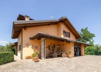 Facciata - Villa via Monte Bracco, 6, Vignolo - foto 5