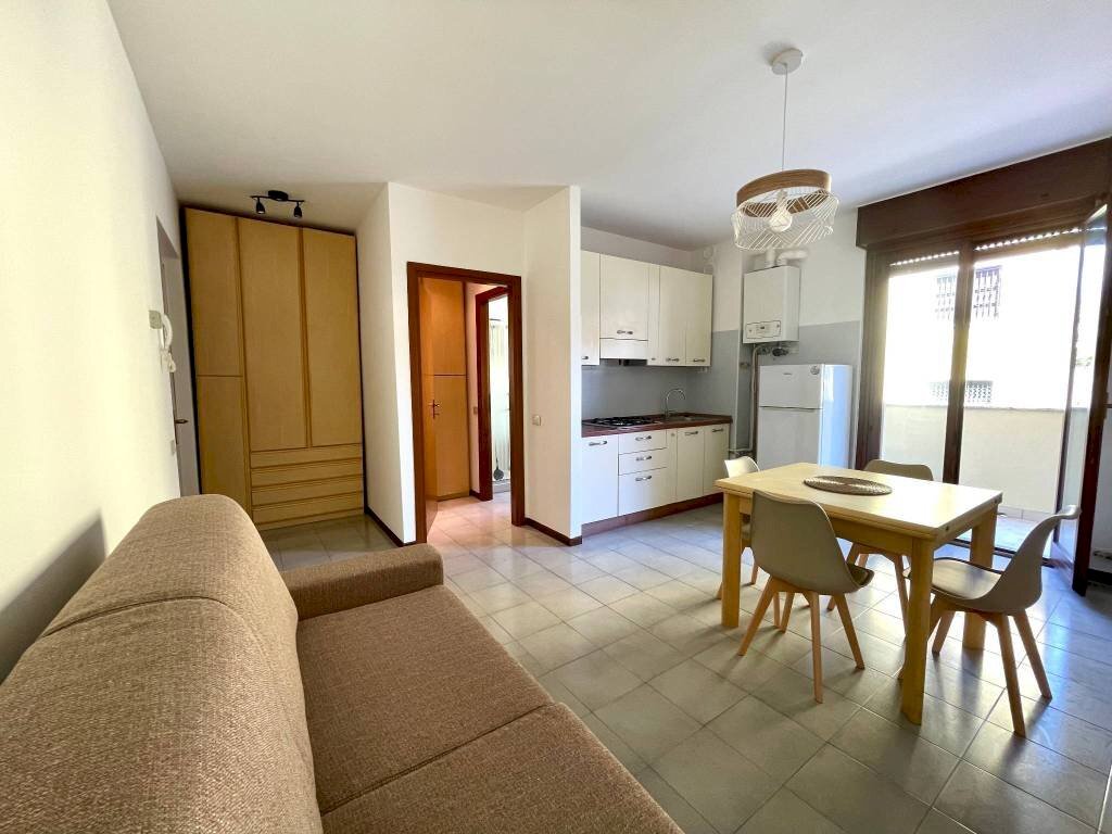 Salone - Monolocale via Monte Rosa, 29, Vimercate - foto 1