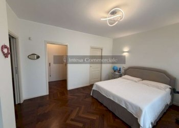 CAMERA MATRIMONIALE 02 - Four-room apartment via Borgo Pietro Wuhrer, Brescia - photo 10