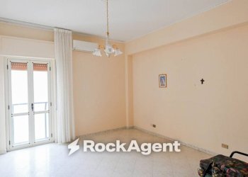 Camera da letto - Trilocale via Giovanni Paolo Parisio, 10, Catanzaro - foto 17