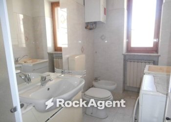 Bagno - Appartamento via Dottor Magnani, Breme - foto 10