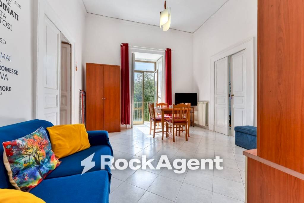Salone - Four-room apartment corso Vittorio Emanuele, Napoli (neighborhood Chiaia) - photo 2