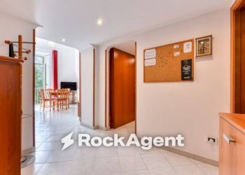 Corridoio - Four-room apartment corso Vittorio Emanuele, Napoli (neighborhood Chiaia) - photo 3