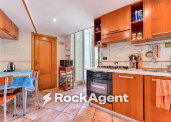 Cucina - Quadrilocale corso Vittorio Emanuele, Napoli (zona Chiaia) - foto 12